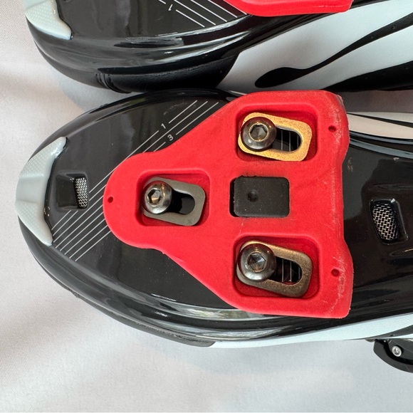 Peloton Black & Red Cycling Shoes with Cleats - Size 39 - Picture 10 of 12